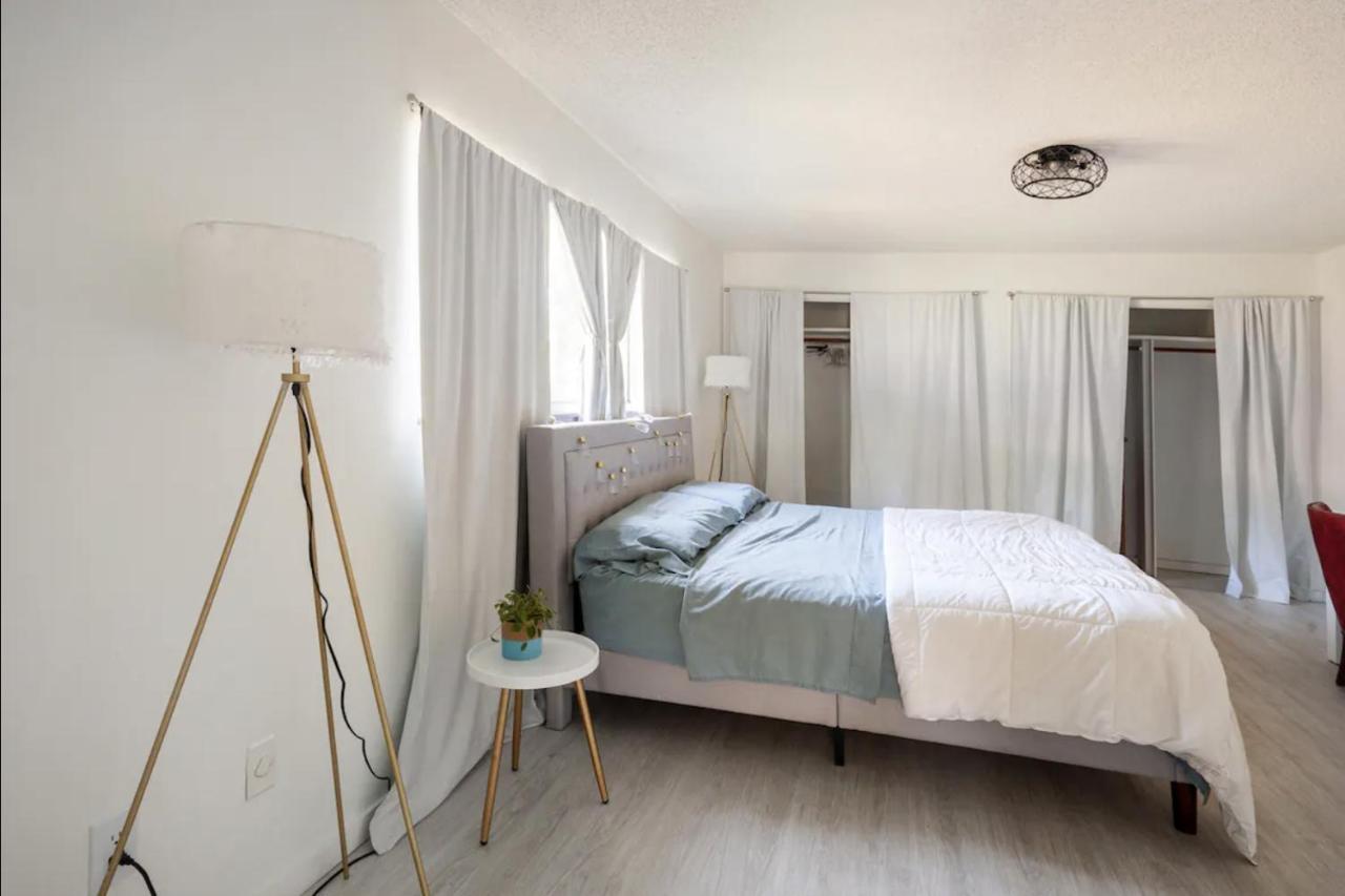 Serenity Studio Hotell Fort Pierce Exteriör bild